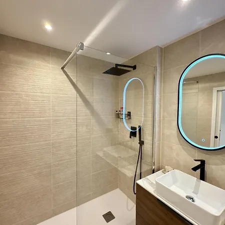Azur, Moderne Et Proche Lejlighed Cannes